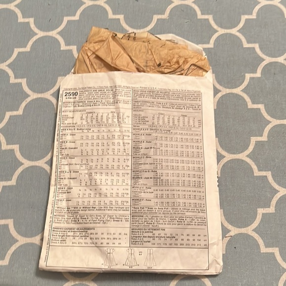 Vintage - McCall's Sewing Pattern for Girl's Dresses, #2590 - Picture 2 of 3